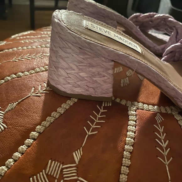 Lavender woven kitten heels - Picture 2 of 3